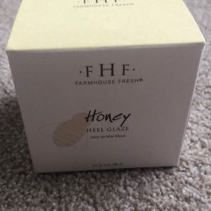 BNIB farmhouse Fresh honey heel glaze